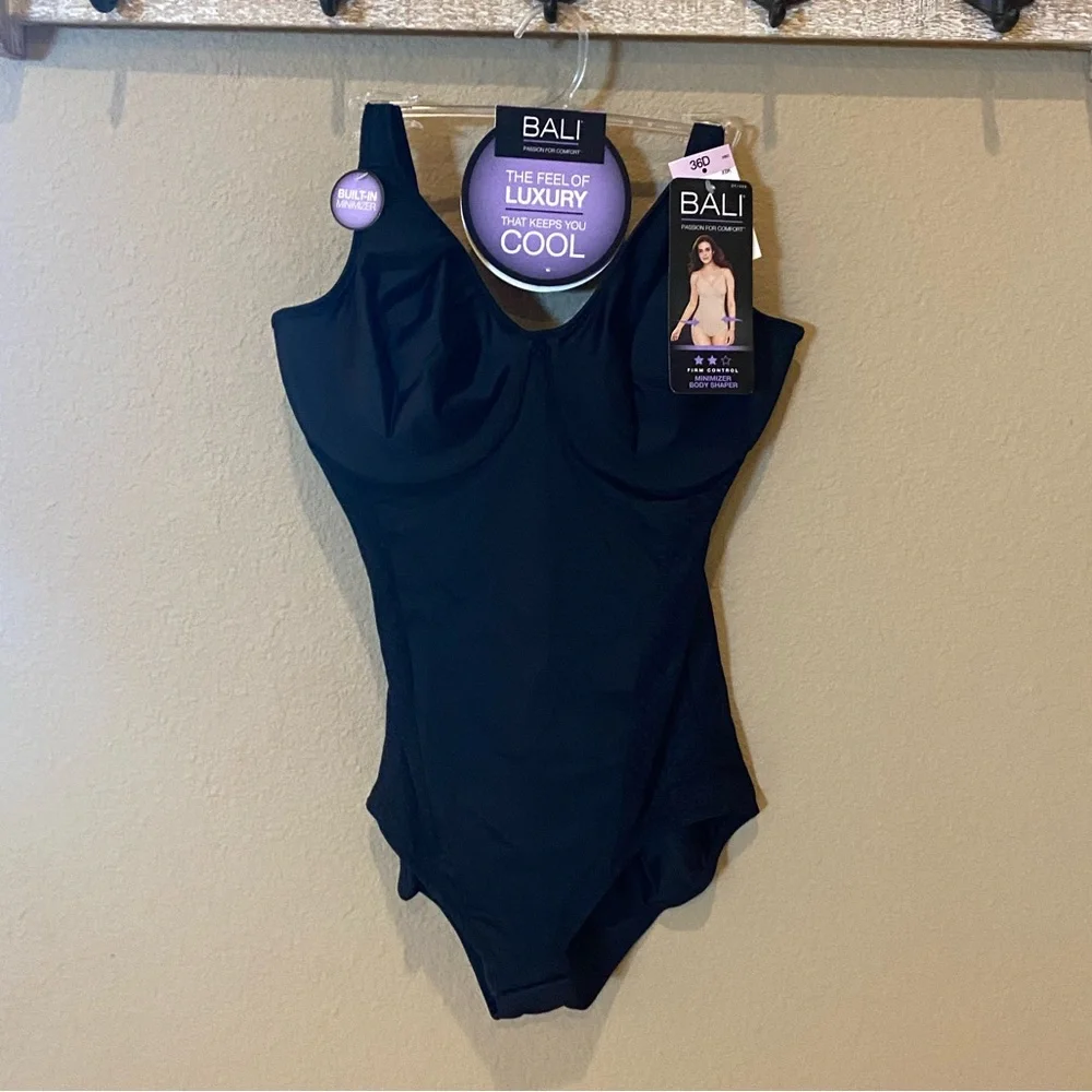 ✨ SALE NWT Firm Control Minimizing Bodysuit in Black - Picture 2 of 10